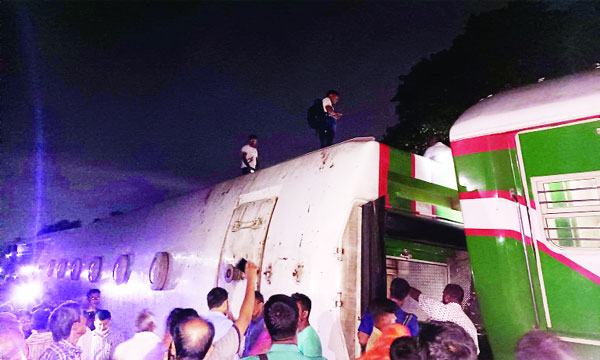 ১১ ঘণ্টা পর উত্তরাঞ্চলের ট্রেন চলাচল শুরু
