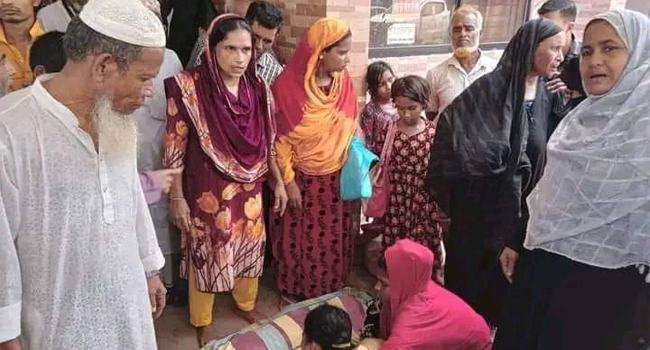 নারীর লাশ নিয়ে স্বজনদের বিক্ষোভ