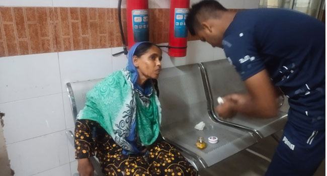 স্বামী-শ্বশুরের বিরুদ্ধে মামলার পর মুখে ‘অ্যাসিড’ নিক্ষেপের অভিযোগ