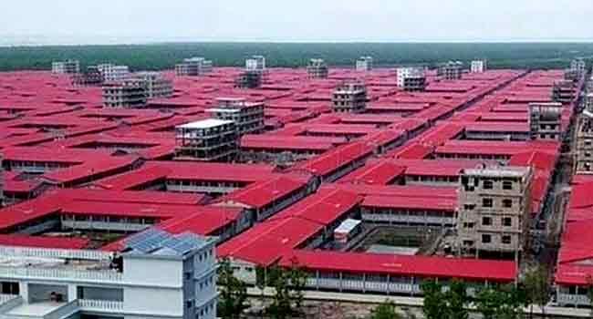ভাসানচর থেকে পালিয়ে আসা ৩ রোহিঙ্গা আটক