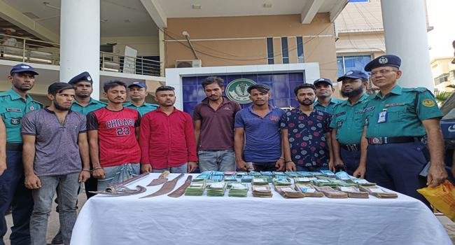 রাজশাহীতে ১৬ লাখ টাকাসহ ৬ ডাকাত গ্রেফতার