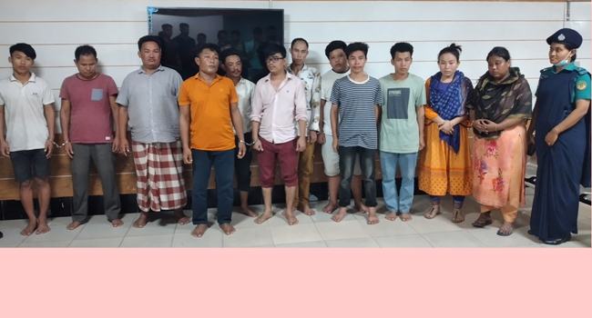 গাজীপুরে মদ কারখানা : নৃ-গোষ্ঠী দম্পতিসহ গ্রেফতার ১২
