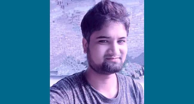 হাঁসের ছানাকে বাঁচাতে গিয়ে অটো উল্টে কলেজছাত্র নিহত