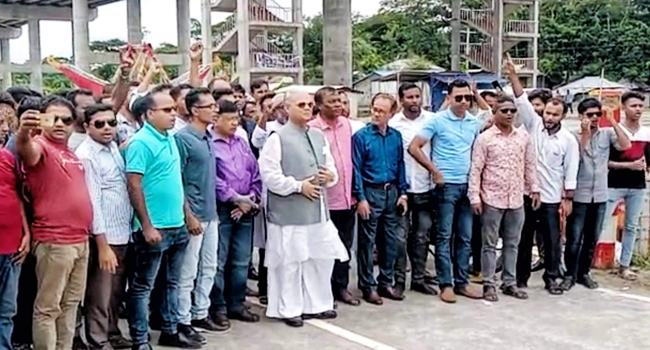 দুমকিতে ১৪৪ ধারা উপেক্ষা করে বিএনপির বিক্ষোভ সমাবেশ