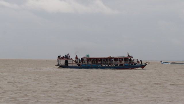 শিমুলিয়ায় মাঝিকান্দি নৌপথে ২ মাস বন্ধের পর লঞ্চ-স্পিডবোট চলাচল শুরু