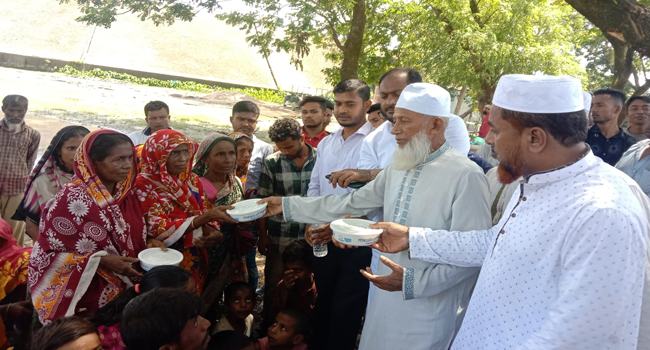 দেশজুড়ে বন্যার্ত শ্রমজীবীদের শ্রমিক কল্যাণের তরফে পুর্নবাসন