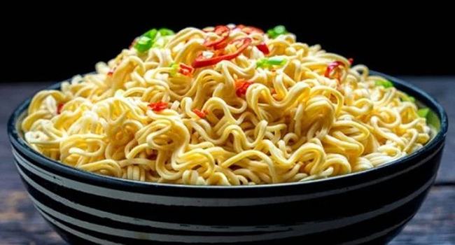 নুডুলসের সাথে সেফটিপিন খেয়ে ফেলল শিশু