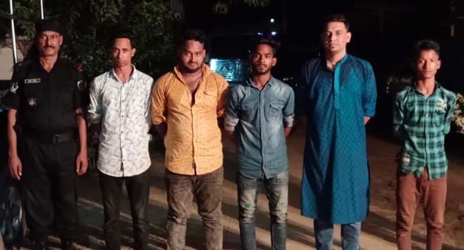 ফেনীতে নির্যাতন চালিয়ে মুক্তিপণ আদায়, যুবলীগ নেতাসহ গ্রেফতার ৫
