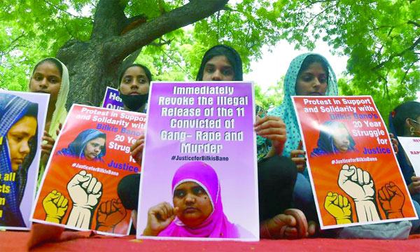 বিলকিস বানুর ধর্ষকদের মুক্তির বিরুদ্ধে ভারতে বিক্ষোভ