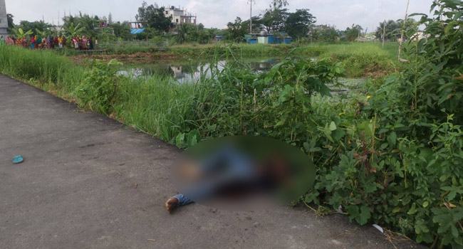 সিদ্ধিরগঞ্জে রাস্তার পাশ থেকে যুবকের ছুরিকাঘাত করা লাশ উদ্ধার