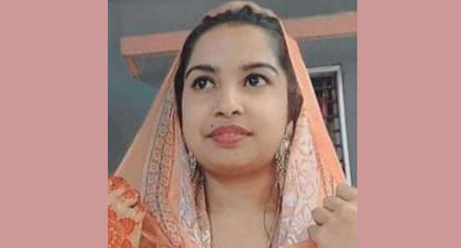 আড়াইহাজারে অন্তঃসত্ত্বা গৃহবধূর লাশ উদ্ধার, স্বামী পলাতক