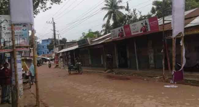 বগুড়ায় রিজভীর শুভেচ্ছা তোরণে আওয়ামী লীগের অগ্নিসংযোগ