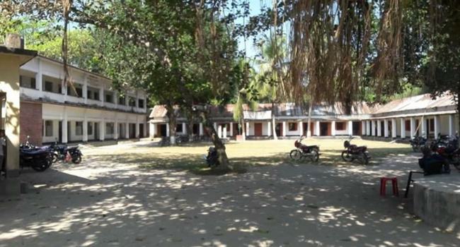 নীলফামারীতে স্কুল চলাকালীন আত্মহত্যার চেষ্টা নবম শ্রেণির শিক্ষার্থীর