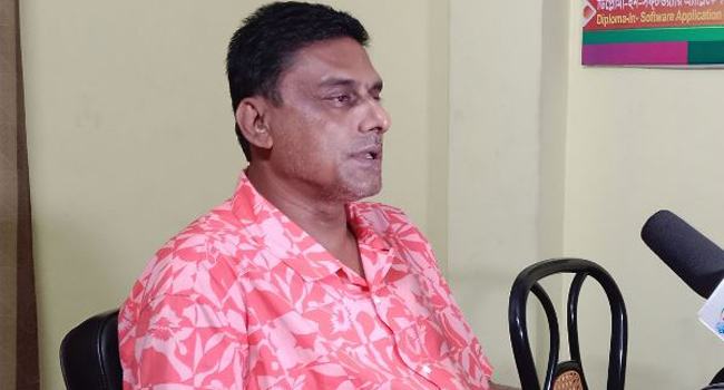 চকরিয়া পৌর আ’লীগের সম্মেলনে প্রকাশ্যে নেতাকে পিটালেন এমপি জাফর