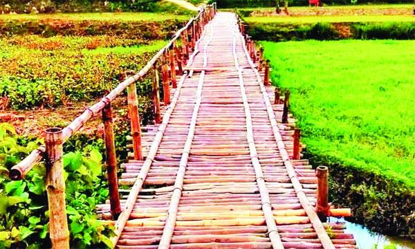 মেলান্দহে ২০ হাজার মানুষের ভরসা বাঁশের সাঁকো
