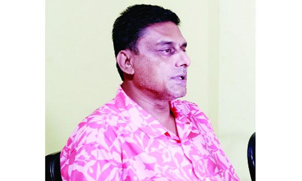 চকরিয়ায় আ’লীগের সম্মেলনে এক নেতাকে মারধর করলেন এমপি জাফর