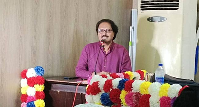 আল মাহমুদ পদক পেলেন কবি জাকির আবু জাফর