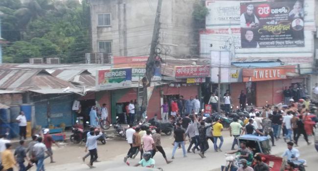 নোয়াখালীতে আ’লীগের ২ গ্রুপের ধাওয়া-পাল্টা ধাওয়া