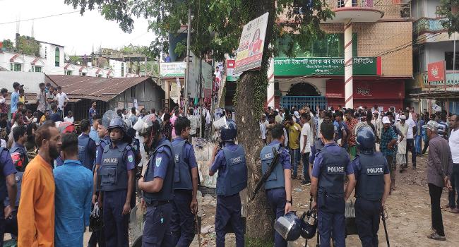 নবীগঞ্জে বিএনপির সাথে পুলিশের ধাওয়া-পাল্টা ধাওয়া
