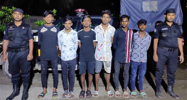 ডাকাতির প্রস্তুতিকালে কিশোর গ্যাংয়ের প্রধানসহ আটক ৬