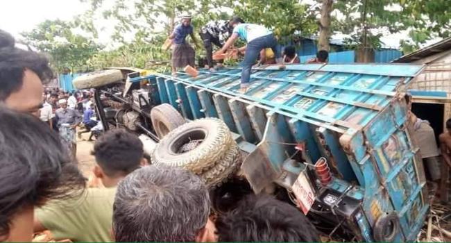 উখিয়া ক্যাম্পে ট্রাক উল্টে ২ রোহিঙ্গা কিশোরী নিহত