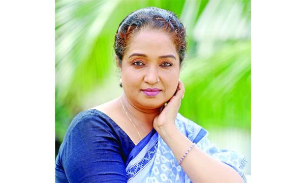 এবার কলেজে কলেজে মোমেনার লাল জমিন