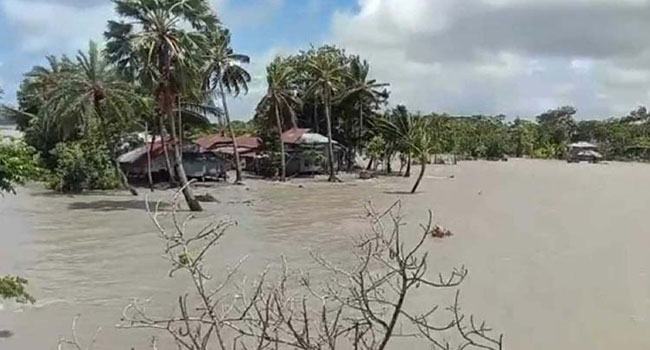 বৈরী আবহাওয়ার কারণে সাগর উত্তাল