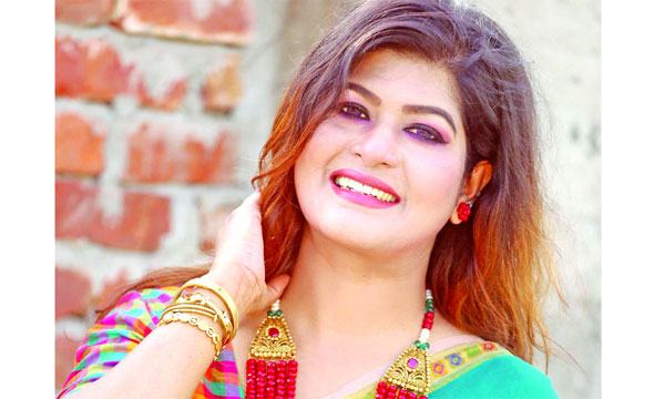 নতুন ছয় মৌলিক গান নিয়ে : মিমি আলাউদ্দীন