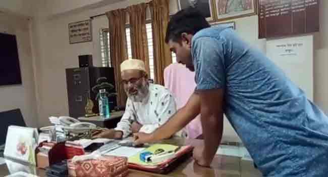 ঘুষ লেনদেনের দায়ে পাবনা পল্লী বিদ্যুতের ডিজিএম বরখাস্ত