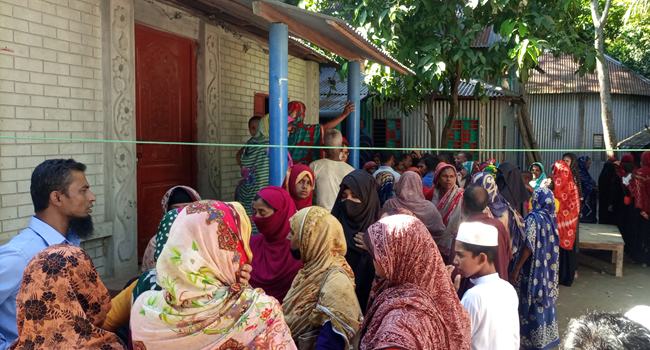 সালথায় প্রবাসীর স্ত্রীর লাশ উদ্ধার : পরিবারের দাবি হত্যা