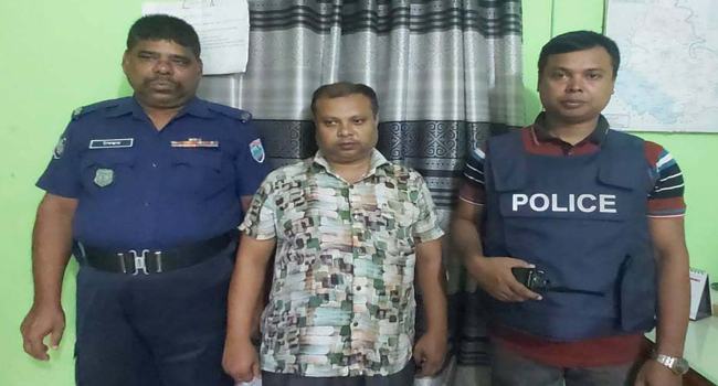 মহম্মদপুরে বিস্ফোরক দ্রব্য আইনে আটক ভূমি-সহকারী কর্মকর্তা