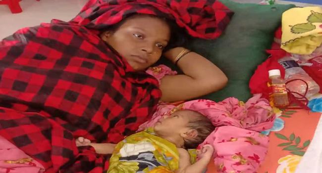 মাত্র ৯ হাজার টাকার জন্য হাসপাতাল ছাড়তে পারছেন না প্রসূতি