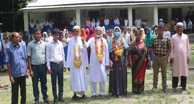 হাইকোর্টের রায়ে দীর্ঘ ২০ বছর পরে স্বপদে বহাল শিক্ষক দম্পতি
