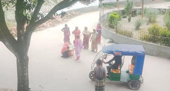 রংপুরে হাসপাতাল থেকে ফিরিয়ে দেয়া প্রসূতির হাসপাতাল চত্বরে সন্তান প্রসব