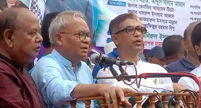 পুলিশের গুলির মুখেও বিএনপির নেতাকর্মীরা মাথা উঁচু করে থাকে : রিজভী