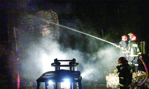 রূপগঞ্জে পেপার মিলে আগুন : ৮ কোটি টাকার ক্ষতি