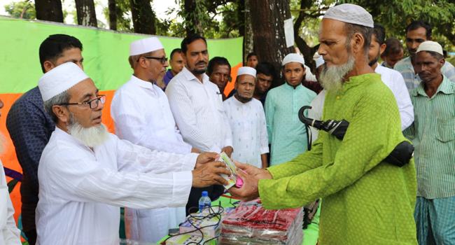কানাইঘাটে জামায়াতের শাড়ি-লুঙ্গি বিতরণ