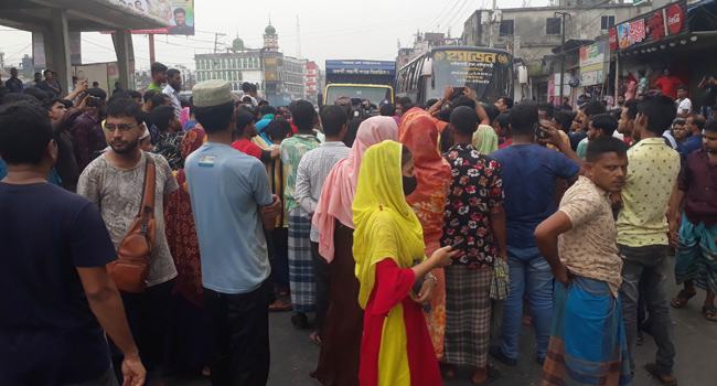গাজীপুরে বকেয়া পরিশোধ না করেই কারখানা কর্তৃপক্ষ লাপাত্তা
