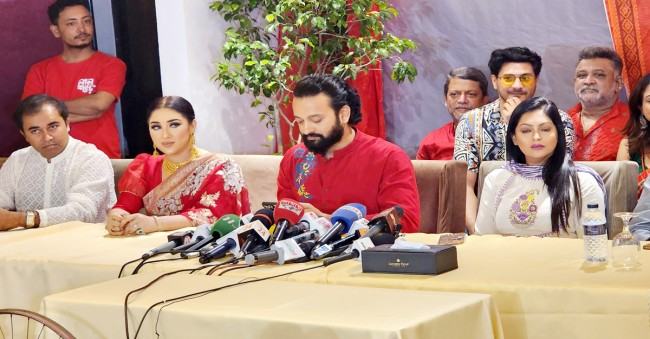 অপুর ‘লাল শাড়ি’ সিনেমার মহরত