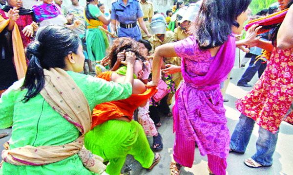 ইডেন কলেজে ছাত্রলীগের ২ গ্রুপে সংঘর্ষ