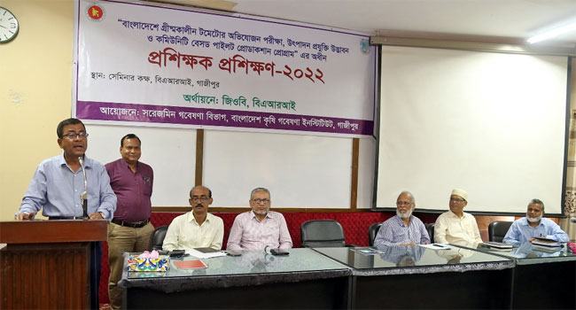 বিদেশ থেকে প্রতি বছর প্রায় ২০ হাজার টন টমেটো আমদানি করতে হচ্ছে