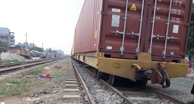 টঙ্গীতে মালবাহী ট্রেনের বগি লাইনচ্যুত