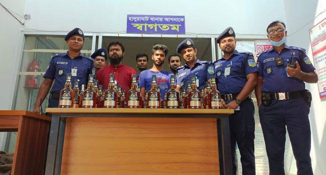 হালুয়াঘাটে ৩০ বোতল বিদেশী মদসহ আটক ৩