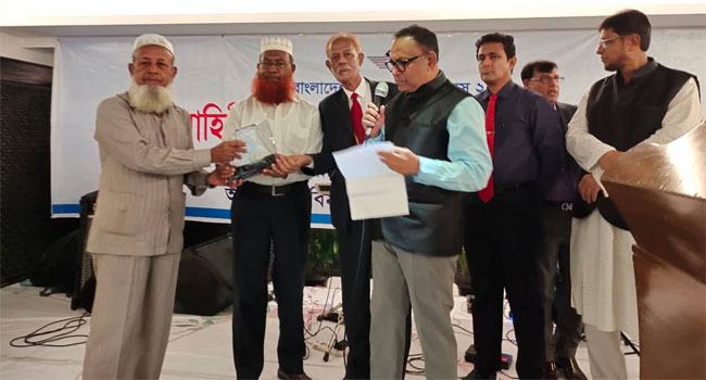 বিমান বাহিনীর ২১ বীর মুক্তিযোদ্ধাকে সংবর্ধনা দিল বিমান বাহিনী সদস্য কল্যাণ সমিতি