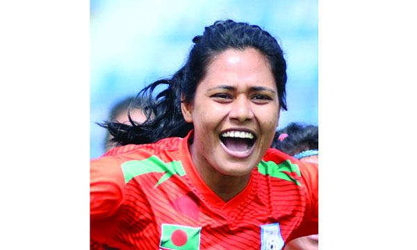 মা আমার ফুটবলটা কেটে ফেলেছিলেন : কৃষ্ণা রানী