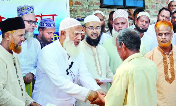 নিহতদের পরিবারকে জামায়াতের অর্থসহায়তা