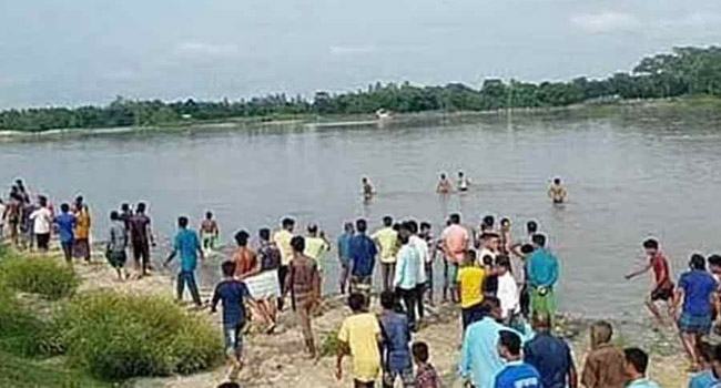করতোয়ায় নৌকাডুবি : নিখোঁজ ৩ জনের সন্ধানে অভিযান চলবে