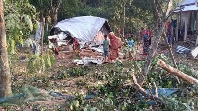 হালুয়াঘাটে বন্য হাতির তাণ্ডব থামছেই না : এবার বিনষ্ট করলো বসতঘর