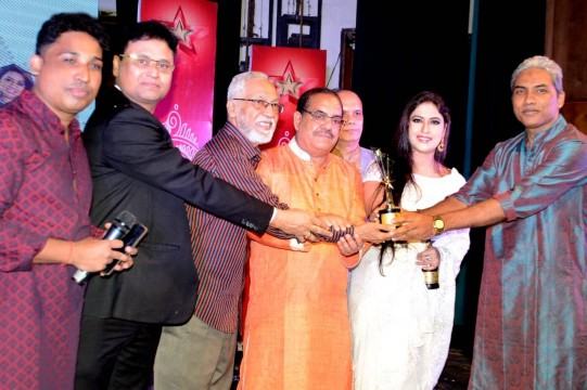 জমকালো আয়োজনে এশিয়ান স্টার অ্যাওয়ার্ড প্রদান