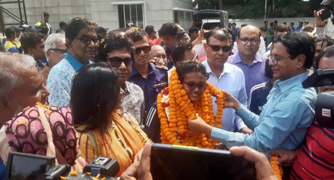 সাফজয়ী নিলুফাকে কুষ্টিয়ায় গণসংবর্ধনা